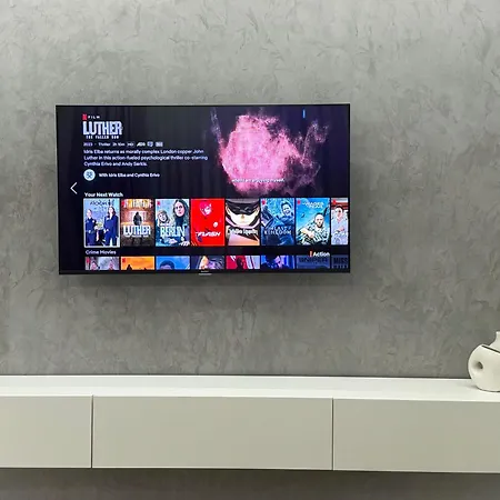 Elysian Escape Apartment *