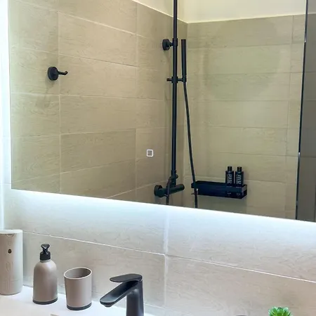 Elysian Escape Apartment *